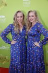 Scheveningen 9 juli 2021
Premiere sound of music in het circustheater.
Rosanne Waalewijn met haar zus MylÃ¨ne Waalewijn