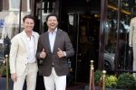 Amsterdam 21 juni 2021
Sander en Martijn Lusink voor hun winkel op de pc hooftstraat