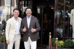 Amsterdam 21 juni 2021
Sander en Martijn Lusink voor hun winkel op de pc hooftstraat