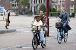 Amsterdam 29 juni 2021
Shane Kluivert en zijn broer Nino Wilkes fietsend op het museumplein