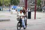 Amsterdam 29 juni 2021
Shane Kluivert en zijn broer Nino Wilkes fietsend op het museumplein