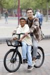 Amsterdam 29 juni 2021
Shane Kluivert en zijn broer Nino Wilkes fietsend op het museumplein