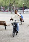 Amsterdam 29 juni 2021
Shane Kluivert en zijn broer Nino Wilkes fietsend op het museumplein