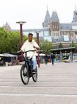 Amsterdam 29 juni 2021
Shane Kluivert en zijn broer Nino Wilkes fietsend op het museumplein