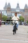 Amsterdam 29 juni 2021
Shane Kluivert en zijn broer Nino Wilkes fietsend op het museumplein