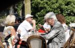Amsterdam 23 juli 2021
Ad Visser en Sheila de Vries op terras samen in Amsterdam.