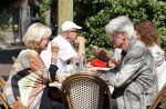 Amsterdam 23 juli 2021
Ad Visser en Sheila de Vries op terras samen in Amsterdam.