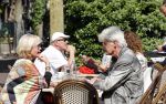 Amsterdam 23 juli 2021
Ad Visser en Sheila de Vries op terras samen in Amsterdam.