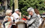Amsterdam 23 juli 2021
Ad Visser en Sheila de Vries op terras samen in Amsterdam.
