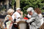 Amsterdam 23 juli 2021
Ad Visser en Sheila de Vries op terras samen in Amsterdam.