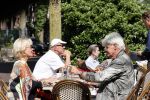 Amsterdam 23 juli 2021
Ad Visser en Sheila de Vries op terras samen in Amsterdam.