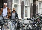 Amsterdam 15 juli 2021
Tatjana en haar moeder vertrekken met hun koffers naar schiphol.