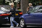 Amsterdam 15 juli 2021
Tatjana en haar moeder vertrekken met hun koffers naar schiphol.