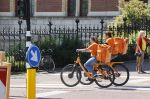 Amsterdam 15 jun i 2021
Thuisbezorg  fiets koerier in centrum Amsterdam