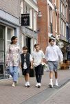 Amsterdam 6 juli 2021
Touriya Haoud met haar zoons in het centrum van Amsterdam.