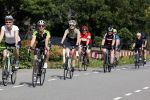 Zevenhuizen 4 juli 2021
Leontien v Moorsel Wendy v Dijk en Anouk Smulders gaan met 500 vrouwen de Amstel Gold race rijden . Vandaag was er een training . Ook Michael Zijlaard en zijn broer Ron reden mee.