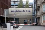 Amsterdam 7 en 10 juli 2021
Op de plek waar Peter R de Vries neergeschoten is leggen mensen bloemen neer.