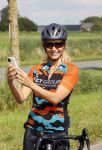 Zevenhuizen 4 juli 2021
Leontien v Moorsel Wendy v Dijk en Anouk Smulders gaan met 500 vrouwen de Amstel Gold race rijden . Vandaag was er een training . Ook Michael Zijlaard en zijn broer Ron reden mee.