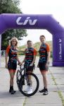 Zevenhuizen 4 juli 2021
Leontien v Moorsel Wendy v Dijk en Anouk Smulders gaan met 500 vrouwen de Amstel Gold race rijden . Vandaag was er een training . Ook Michael Zijlaard en zijn broer Ron reden mee.