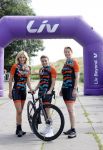 Zevenhuizen 4 juli 2021
Leontien v Moorsel Wendy v Dijk en Anouk Smulders gaan met 500 vrouwen de Amstel Gold race rijden . Vandaag was er een training . Ook Michael Zijlaard en zijn broer Ron reden mee.