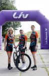 Zevenhuizen 4 juli 2021
Leontien v Moorsel Wendy v Dijk en Anouk Smulders gaan met 500 vrouwen de Amstel Gold race rijden . Vandaag was er een training . Ook Michael Zijlaard en zijn broer Ron reden mee.