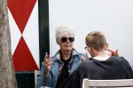 Laren 9 juli 2022
Ad Visser op terras en lopen door Laren