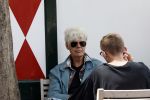Laren 9 juli 2022
Ad Visser op terras en lopen door Laren
