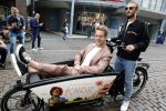 Amsterdam 3 juli 2022
Premiere Knor in Tuschinski.
Cast oa Alex Klaassen Henry v Loon en Jelka v Houten