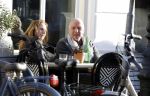 Weesp 15 maart 2022
Alfred v d Heuevl met Margreet Spijker op terras in het centrum van Weesp.