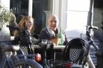 Weesp 15 maart 2022
Alfred v d Heuevl met Margreet Spijker op terras in het centrum van Weesp.
