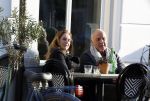 Weesp 15 maart 2022
Alfred v d Heuevl met Margreet Spijker op terras in het centrum van Weesp.