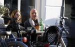 Weesp 15 maart 2022
Alfred v d Heuevl met Marleen Spijker  op terras in het centrum van Weesp.