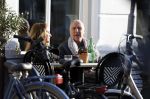 Weesp 15 maart 2022
Alfred v d Heuevl met Marleen Spijker  op terras in het centrum van Weesp.