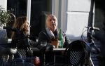 Weesp 15 maart 2022
Alfred v d Heuevl met Marleen Spijker  op terras in het centrum van Weesp.