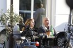 Weesp 15 maart 2022
Alfred v d Heuevl met Marleen Spijker  op terras in het centrum van Weesp.