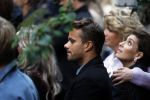 Amsterdam 6 juli 2022
Precies 1 jaar geleden werd op deze plek Peter R de Vries neergeschoten. De redaktie en presentatoren van RTL Boulevard leggen een witte roos neer . OA aanwezig Georgette Schlick Peter v d Vorst Sven Sauve Marieke Elsinga Vivienne v d Assem Aran Bade Jeroen Kijk in de Vegte Arno Kantelberg Eveline Stallaart Clarice Stenger Leon de Ruyter Dries Roelvink en Tim Oliehoek .