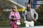 Rotterdam 25 maart 2022
John de Wolf en zijn vrouw Inge Zijdenbos trouwen in het Zalmhuis. Jochem Myjer trouwt ze. Arne Slot met zijn vrouw