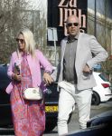 Rotterdam 25 maart 2022
John de Wolf en zijn vrouw Inge Zijdenbos trouwen in het Zalmhuis. Jochem Myjer trouwt ze. Arne Slot met zijn vrouw