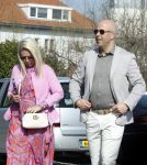 Rotterdam 25 maart 2022
John de Wolf en zijn vrouw Inge Zijdenbos trouwen in het Zalmhuis. Jochem Myjer trouwt ze. Arne Slot met zijn vrouw