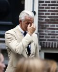 Amsterdam 6 juli 2022
Precies 1 jaar geleden werd op deze plek Peter R de Vries neergeschoten. De redaktie en presentatoren van RTL Boulevard leggen een witte roos neer . OA aanwezig Georgette Schlick Peter v d Vorst Sven Sauve Marieke Elsinga Vivienne v d Assem Aran Bade Jeroen Kijk in de Vegte Arno Kantelberg Eveline Stallaart Clarice Stenger Leon de Ruyter Dries Roelvink en Tim Oliehoek .