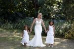 Tilburg 16 juli 2022
Trouwen Steven Brunswijk en zijn vrouw Ayla Guiaux .
Ayla Guiaux met haar dochters