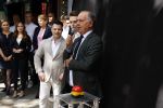 Amsterdam 10 juni 2022
Benno Leeser opent luxe chocolade winkel in Amsterdam zuid op de cornelis schuytstraat. Ook zijn vrouw Kitty Leeser is aanwezig