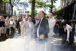 Amsterdam 10 juni 2022
Benno Leeser opent luxe chocolade winkel in Amsterdam zuid op de cornelis schuytstraat. Ook zijn vrouw Kitty Leeser is aanwezig