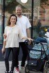 Amsterdam 14 juni 2022
Ontbijt georganisserd door Linda.nl en Victoria Koblenko met haar man Evgeniy Levchenko. Er is een aktie #bloemenvoorOekraine in het leven geroepen. Birgit Schuurman met vriend Sander v Haarlem achter kinderwagen