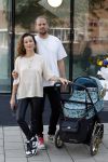 Amsterdam 14 juni 2022
Ontbijt georganisserd door Linda.nl en Victoria Koblenko met haar man Evgeniy Levchenko. Er is een aktie #bloemenvoorOekraine in het leven geroepen. Birgit Schuurman met vriend Sander v Haarlem achter kinderwagen
