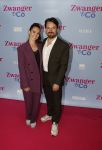 Amsterdam 25 juni 2022
Premiere zwanger en Co in Tuschinski . Chava voor in t Holt en partner Job Bovelander