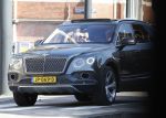 Amsterdam 4 juni 2022
Connie Witteman met haar partner Henk de Vries in zijn Bentley Bentega in Amsterdam zuid