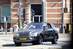 Amsterdam 4 juni 2022
Connie Witteman met haar partner Henk de Vries in zijn Bentley Bentega in Amsterdam zuid