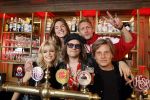 Amsterdam 21 maart 2022
Presentatie heren van Amstel live in Amsterdam.
Davina Michelle Spike Jamie Westland Maan en Joshua Nolet