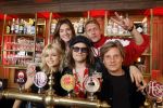 Amsterdam 21 maart 2022
Presentatie heren van Amstel live in Amsterdam.
Davina Michelle Spike Jamie Westland Maan en Joshua Nolet